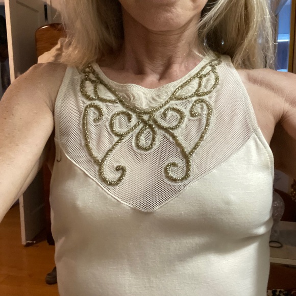 Gorgeous fitted light peach cocktail mini dress with gold embossed trim - Picture 4 of 7